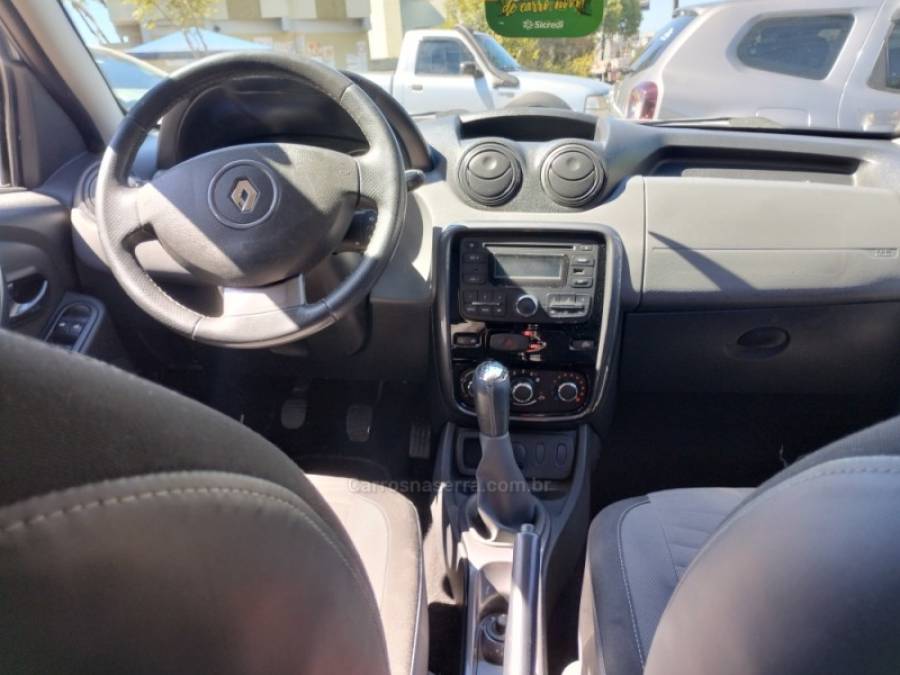 RENAULT - DUSTER - 2011/2012 - Prata - R$ 49.500,00