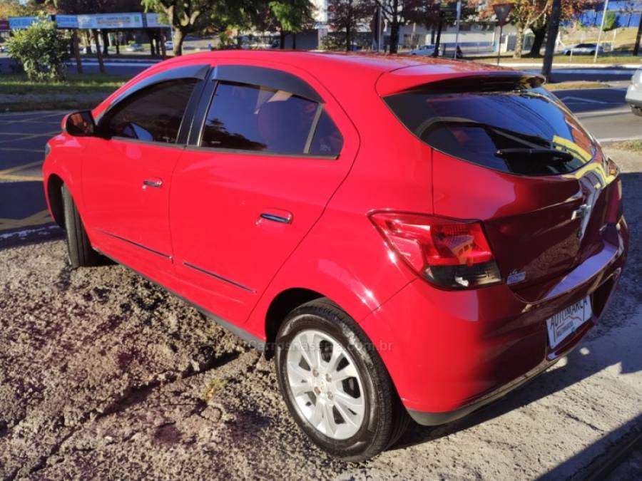 CHEVROLET - ONIX - 2014/2014 - Vermelha - R$ 44.500,00