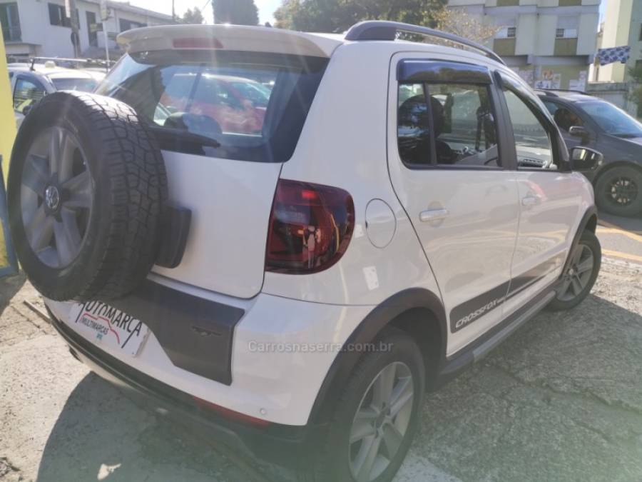 VOLKSWAGEN - CROSSFOX - 2011/2012 - Branca - R$ 43.500,00