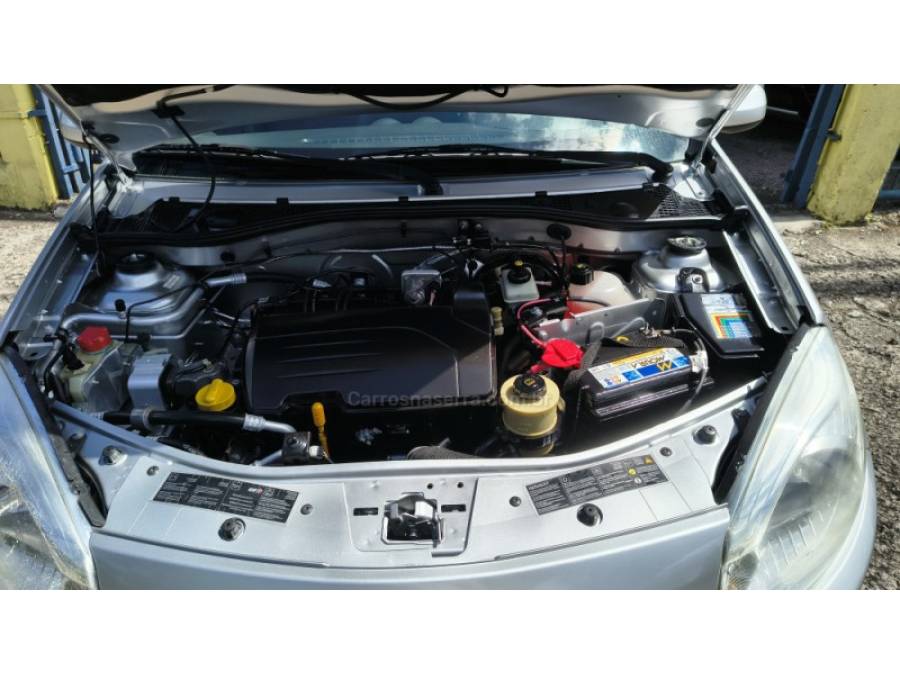 RENAULT - SANDERO - 2012/2013 - Prata - R$ 33.900,00