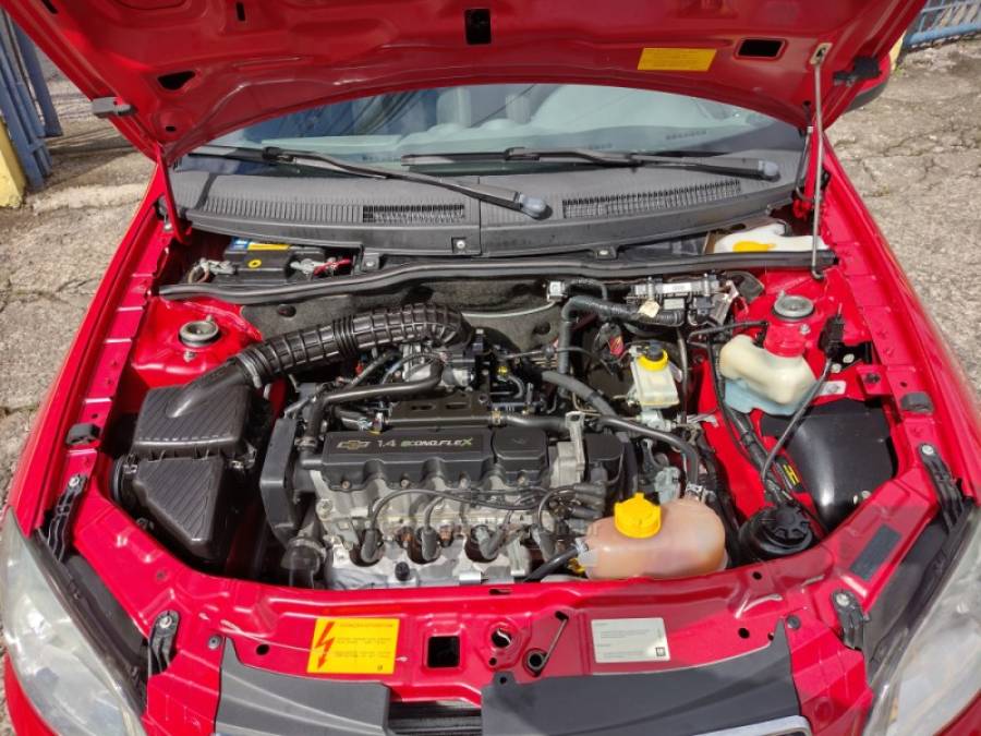 CHEVROLET - PRISMA - 2012/2012 - Vermelha - R$ 34.000,00