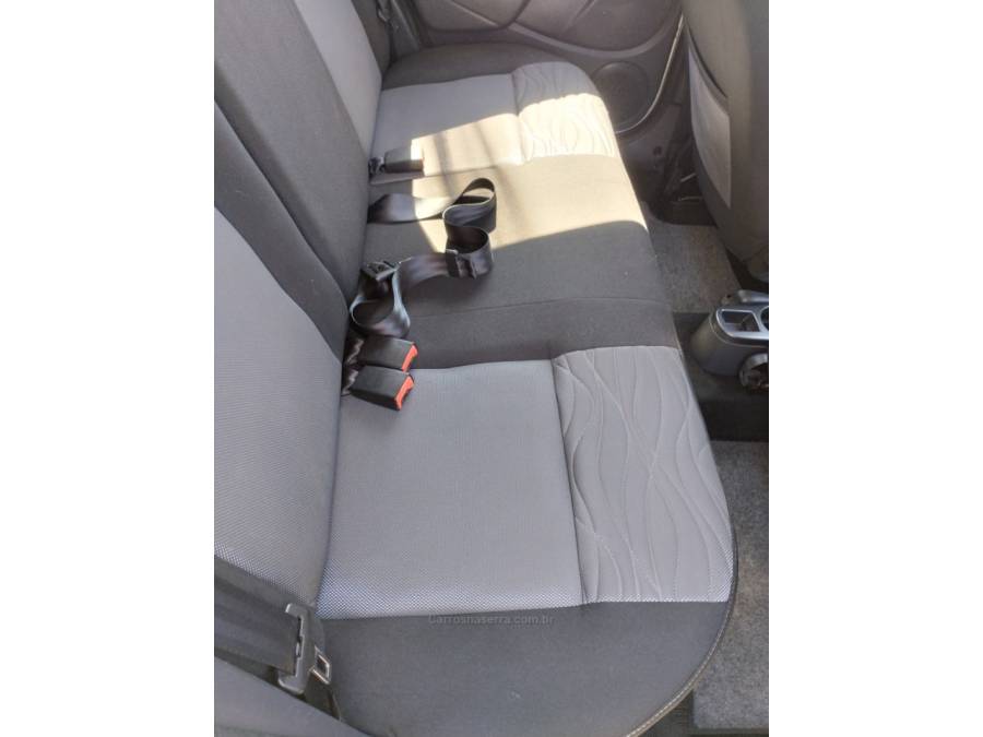 RENAULT - DUSTER - 2013/2014 - Prata - R$ 53.900,00