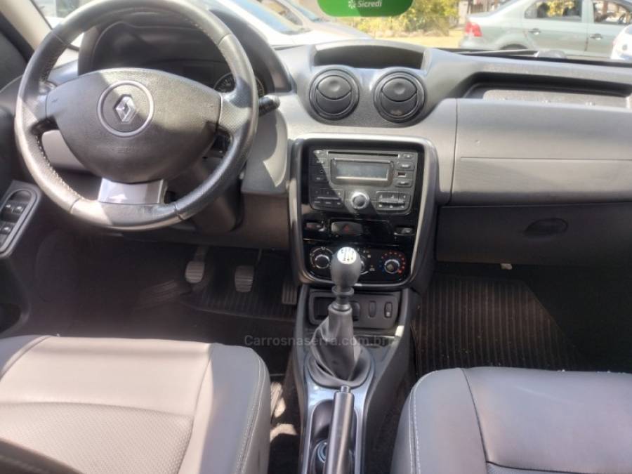 RENAULT - DUSTER - 2012/2013 - Preta - R$ 49.500,00