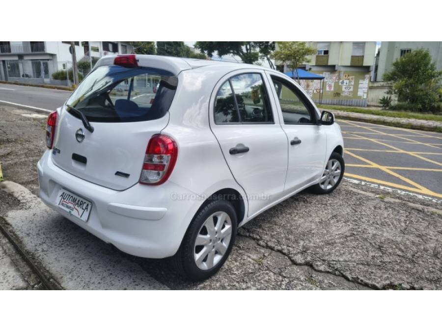 NISSAN - MARCH - 2012/2013 - Branca - R$ 34.500,00