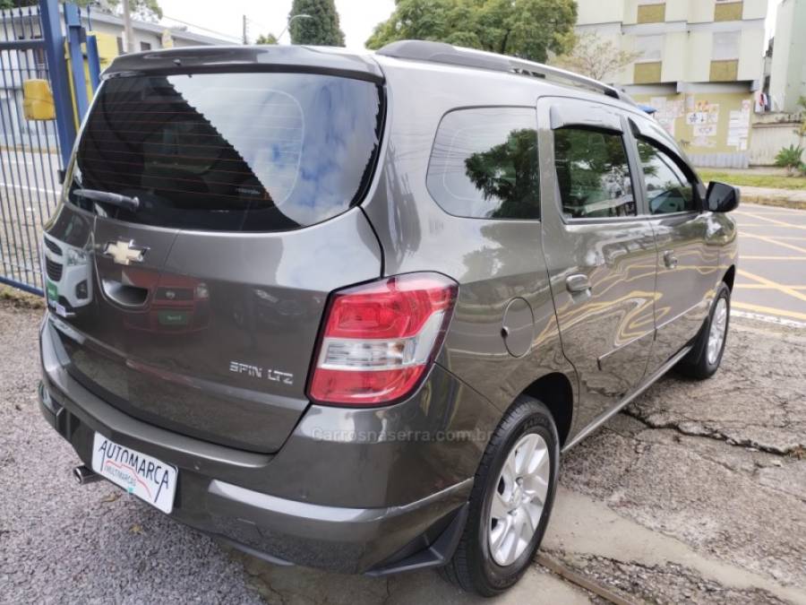 CHEVROLET - SPIN - 2012/2013 - Cinza - R$ 52.900,00
