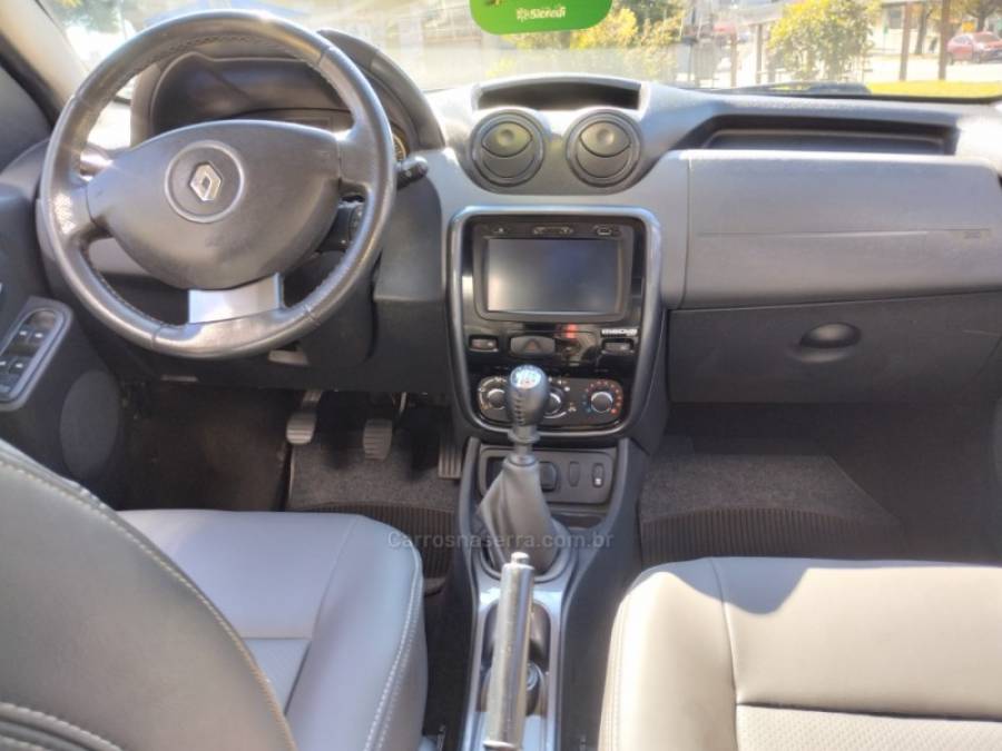 RENAULT - DUSTER - 2013/2013 - Preta - R$ 48.000,00