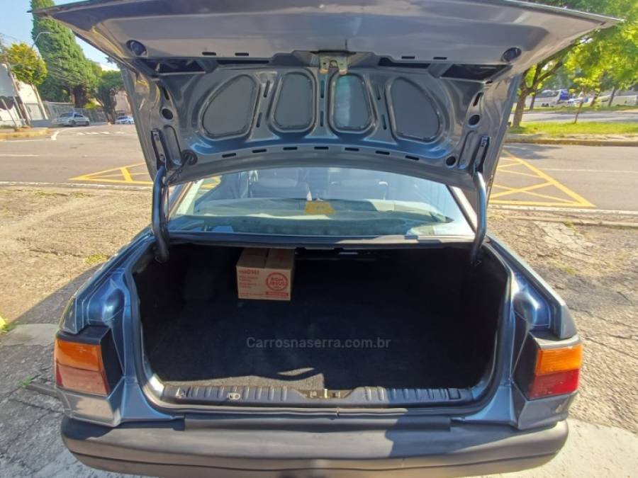 VOLKSWAGEN - SANTANA - 1991/1992 - Cinza - R$ 23.000,00
