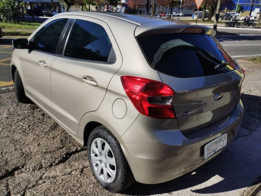 FORD - KA - 2015/2015 - Dourada - R$ 39.900,00