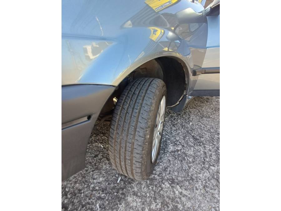 VOLKSWAGEN - SANTANA - 1991/1992 - Cinza - R$ 23.000,00