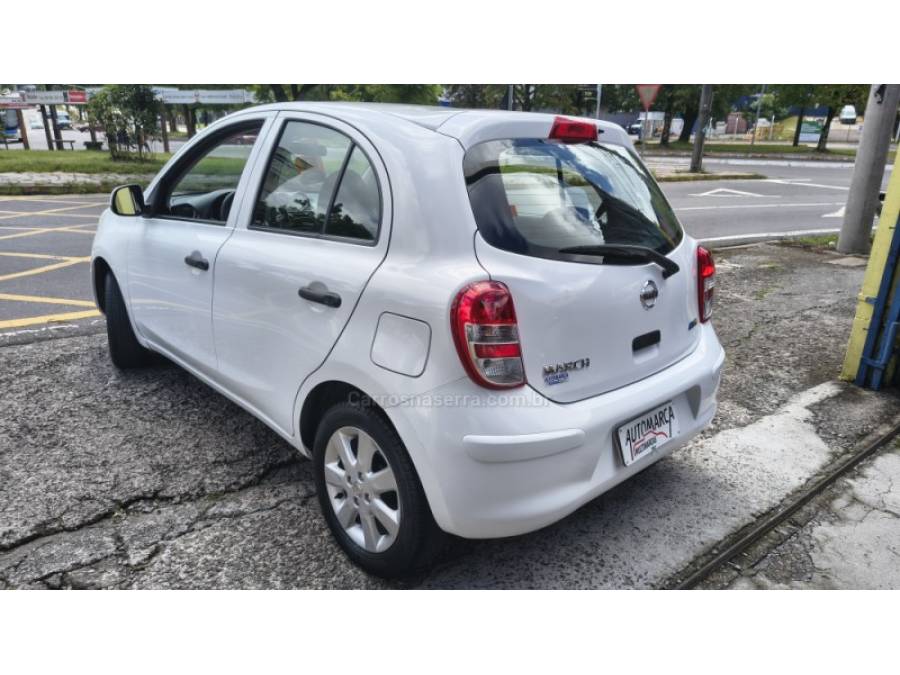 NISSAN - MARCH - 2012/2013 - Branca - R$ 34.500,00