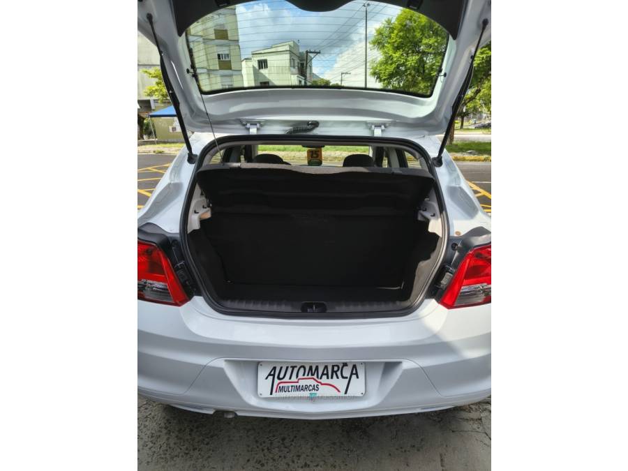 CHEVROLET - ONIX - 2014/2015 - Branca - R$ 42.900,00